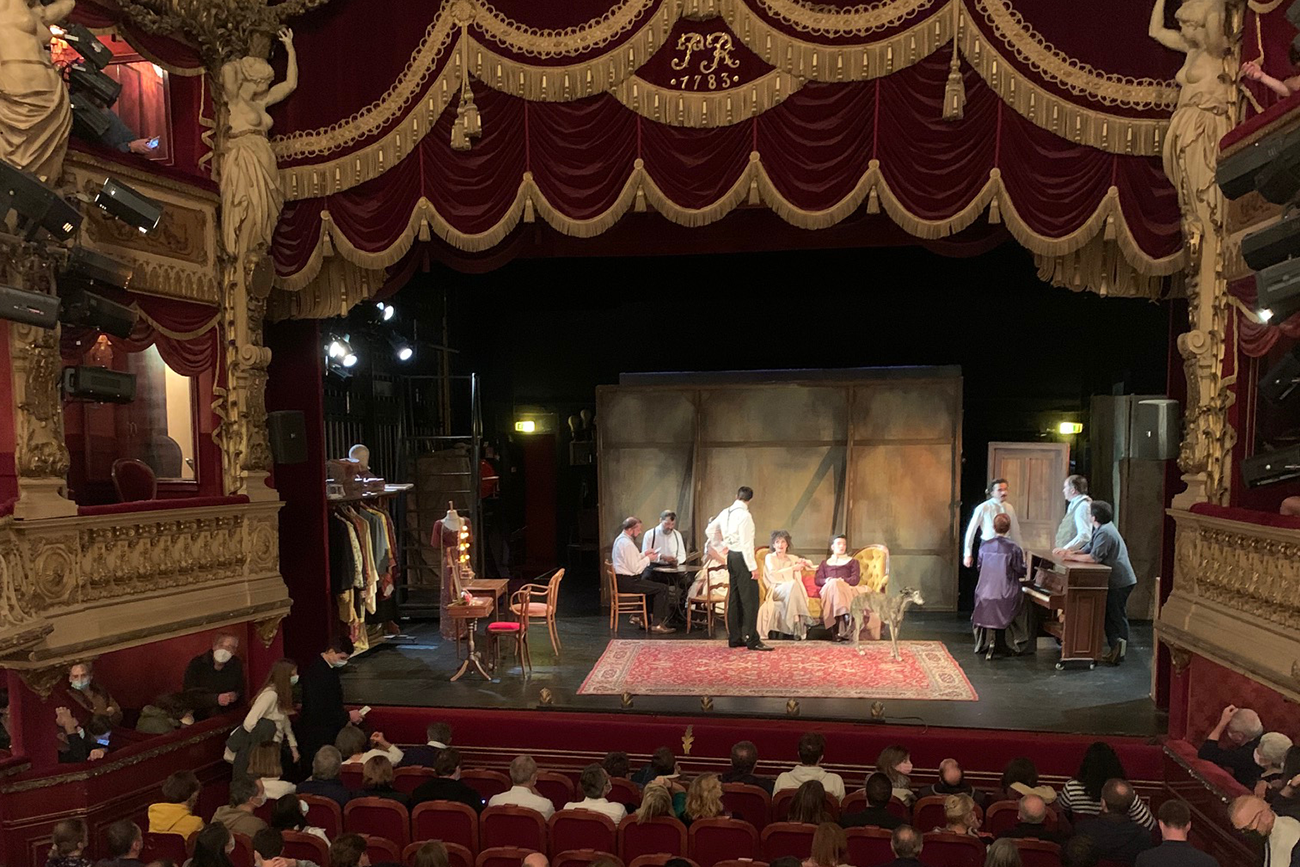 Représentation de la pièce Edmond au théâtre du Palais royal